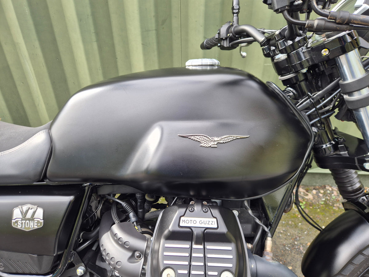 Moto Guzzi V7 Stone - 2023