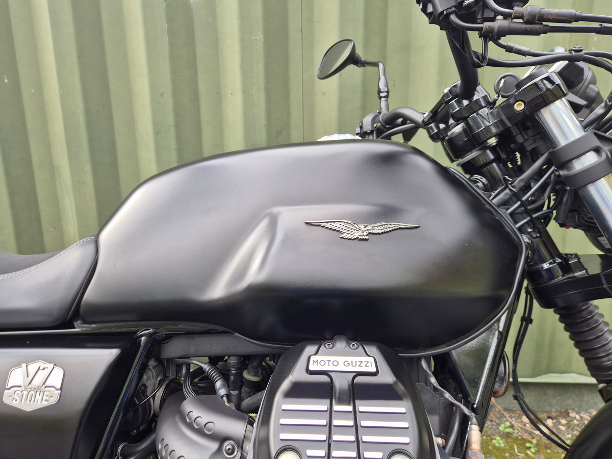 Moto Guzzi V7 Stone - 2023