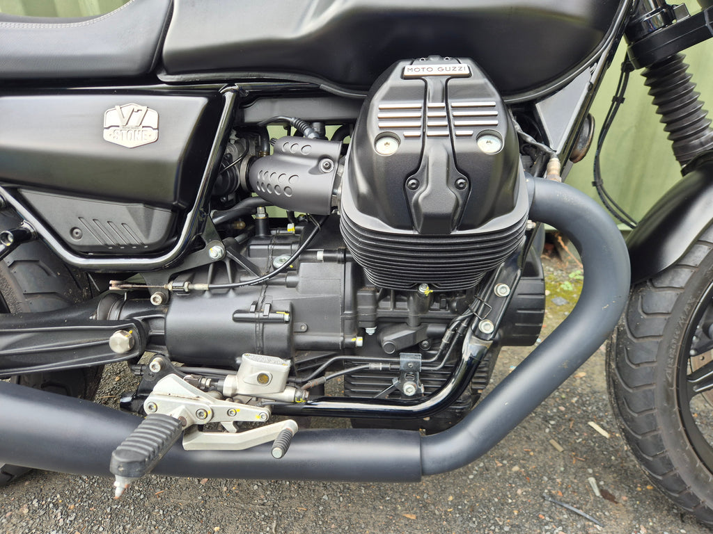 Moto Guzzi V7 Stone - 2023