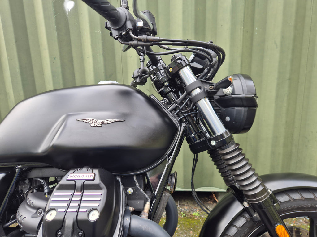 Moto Guzzi V7 Stone - 2023