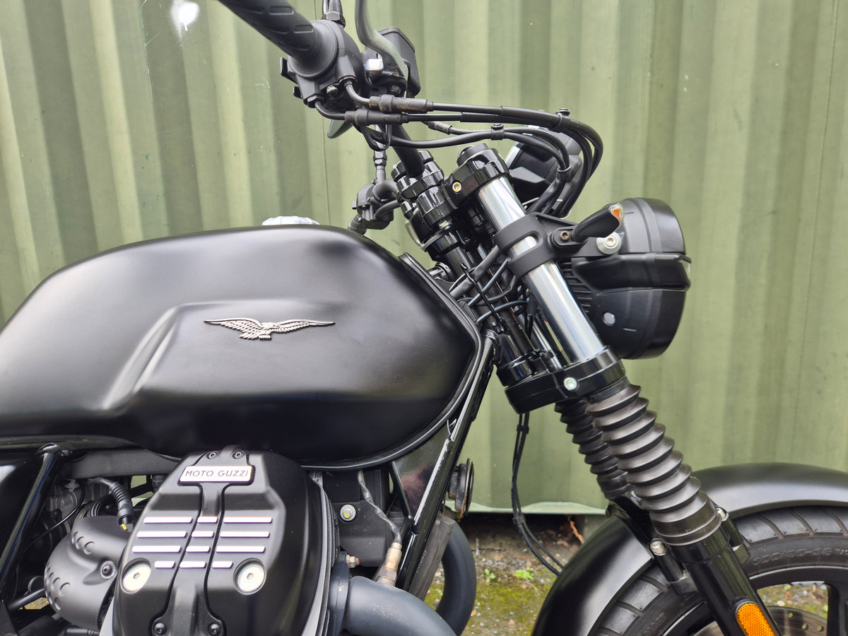 Moto Guzzi V7 Stone - 2023