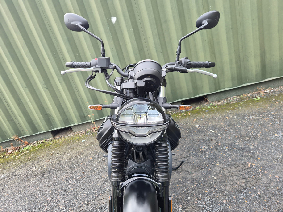Moto Guzzi V7 Stone - 2023