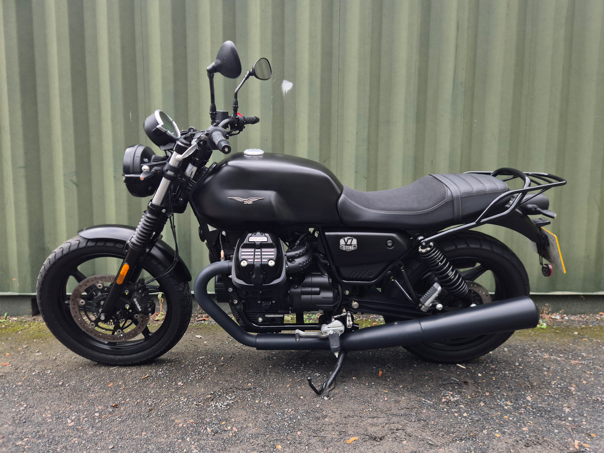 Moto Guzzi V7 Stone - 2023