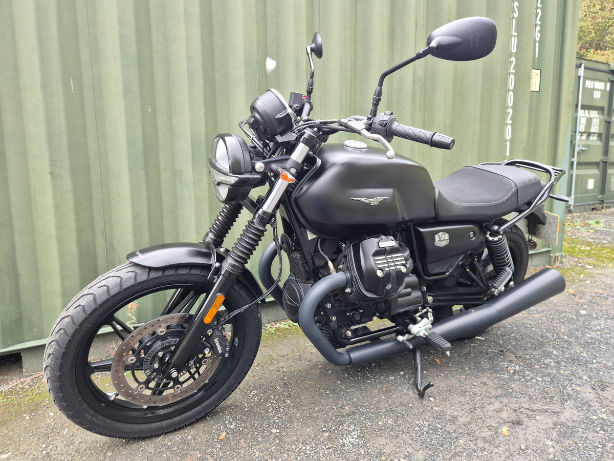 Moto Guzzi V7 Stone - 2023