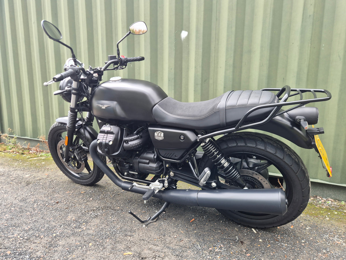 Moto Guzzi V7 Stone - 2023