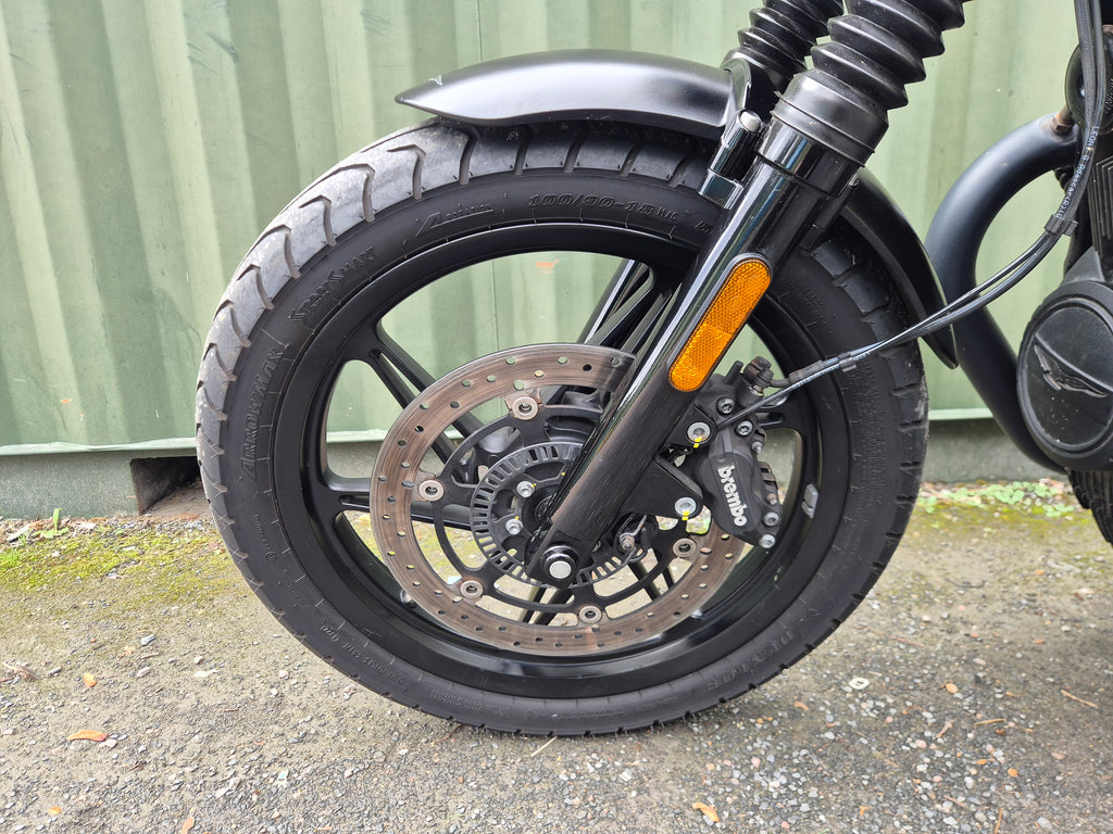 Moto Guzzi V7 Stone - 2023