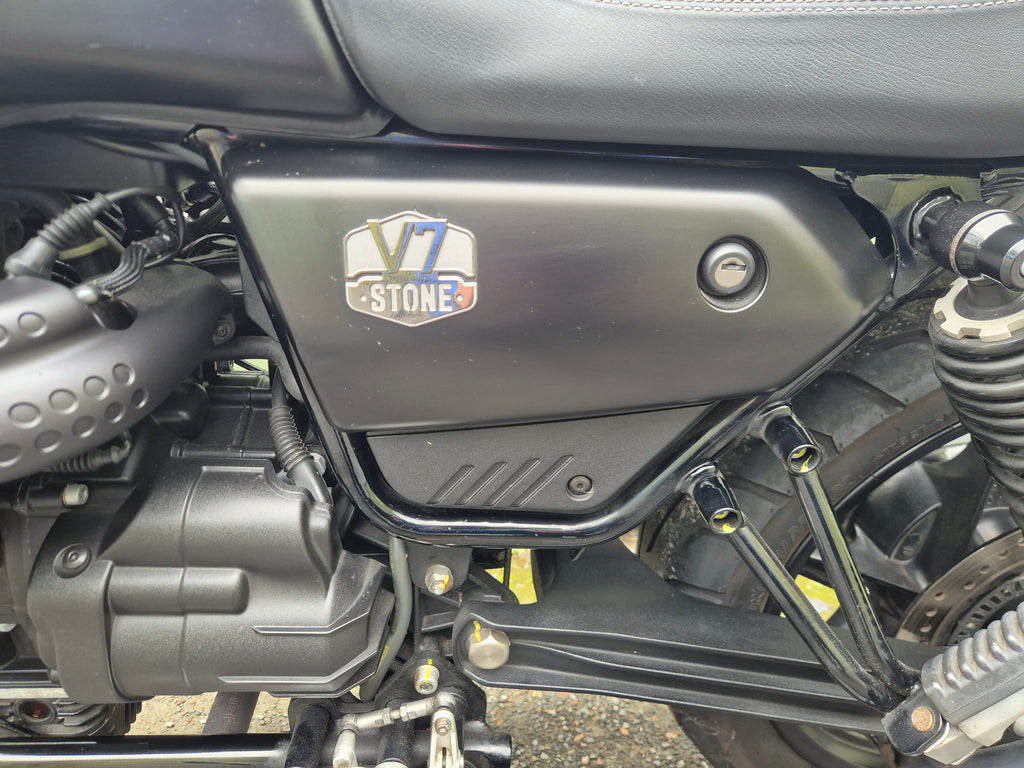 Moto Guzzi V7 Stone - 2023