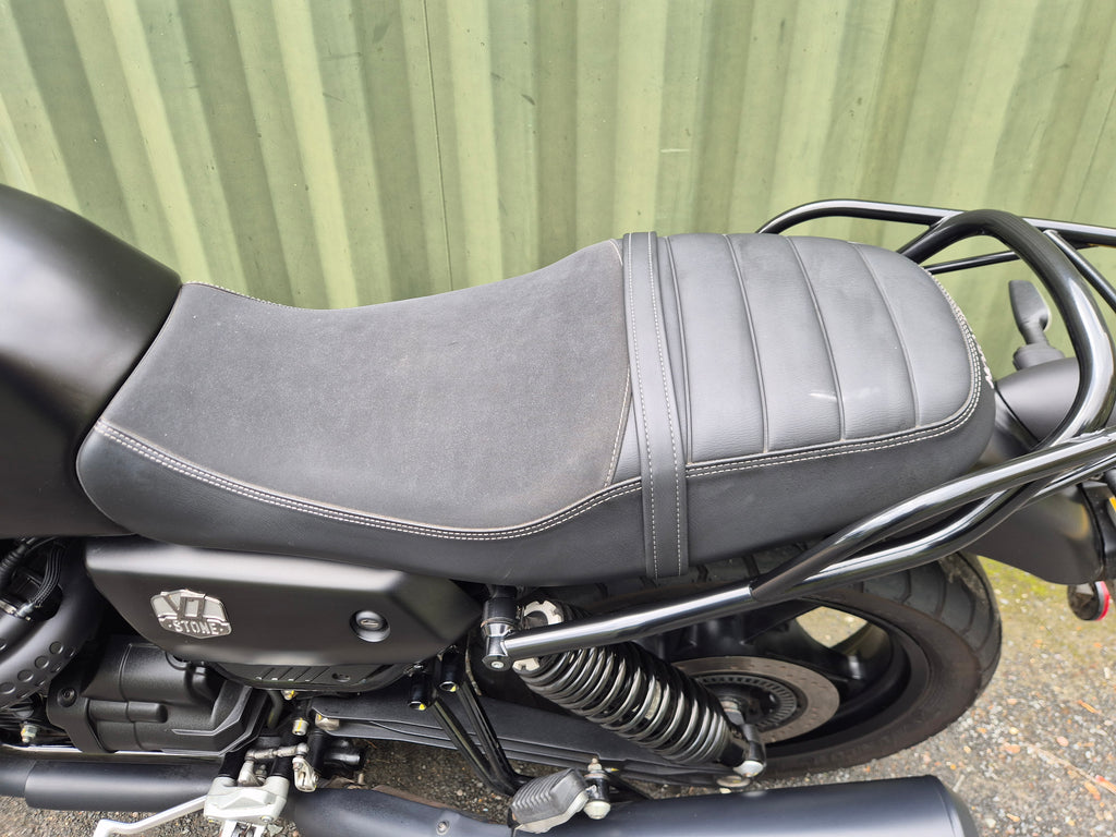 Moto Guzzi V7 Stone - 2023