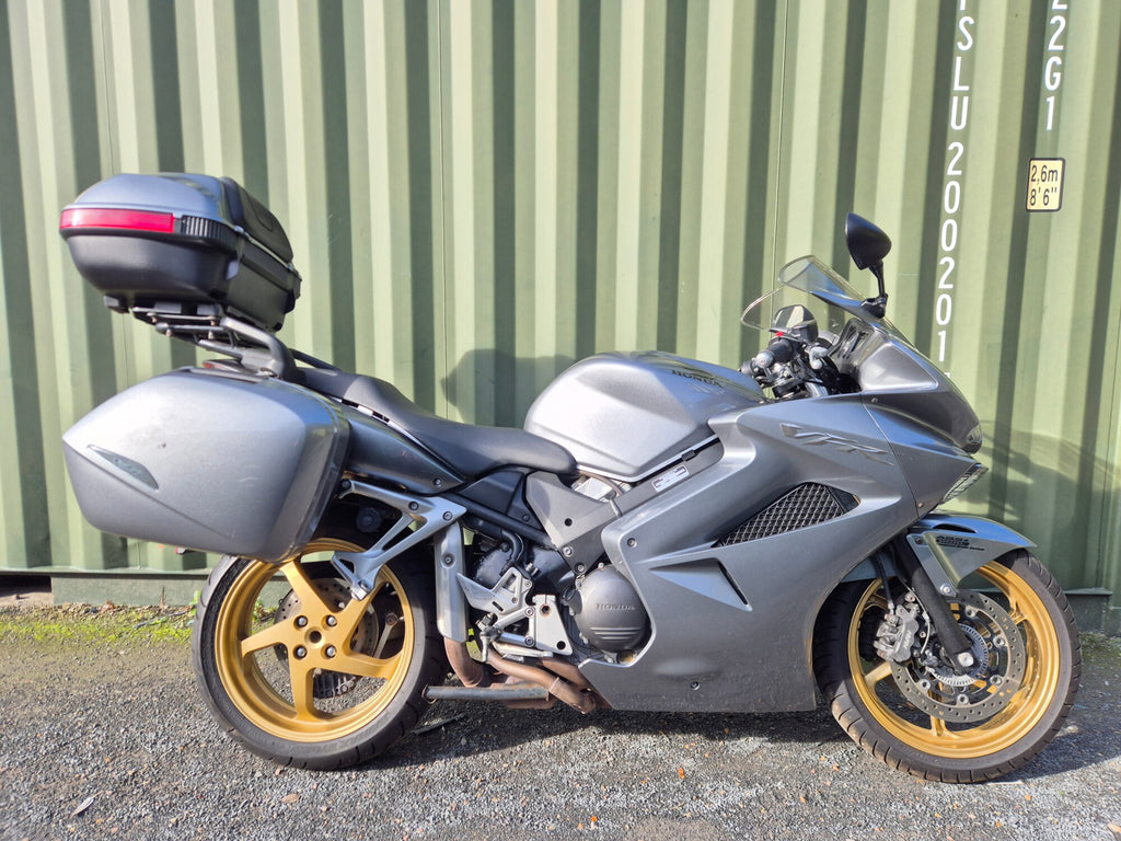 Honda VFR 800 image 0