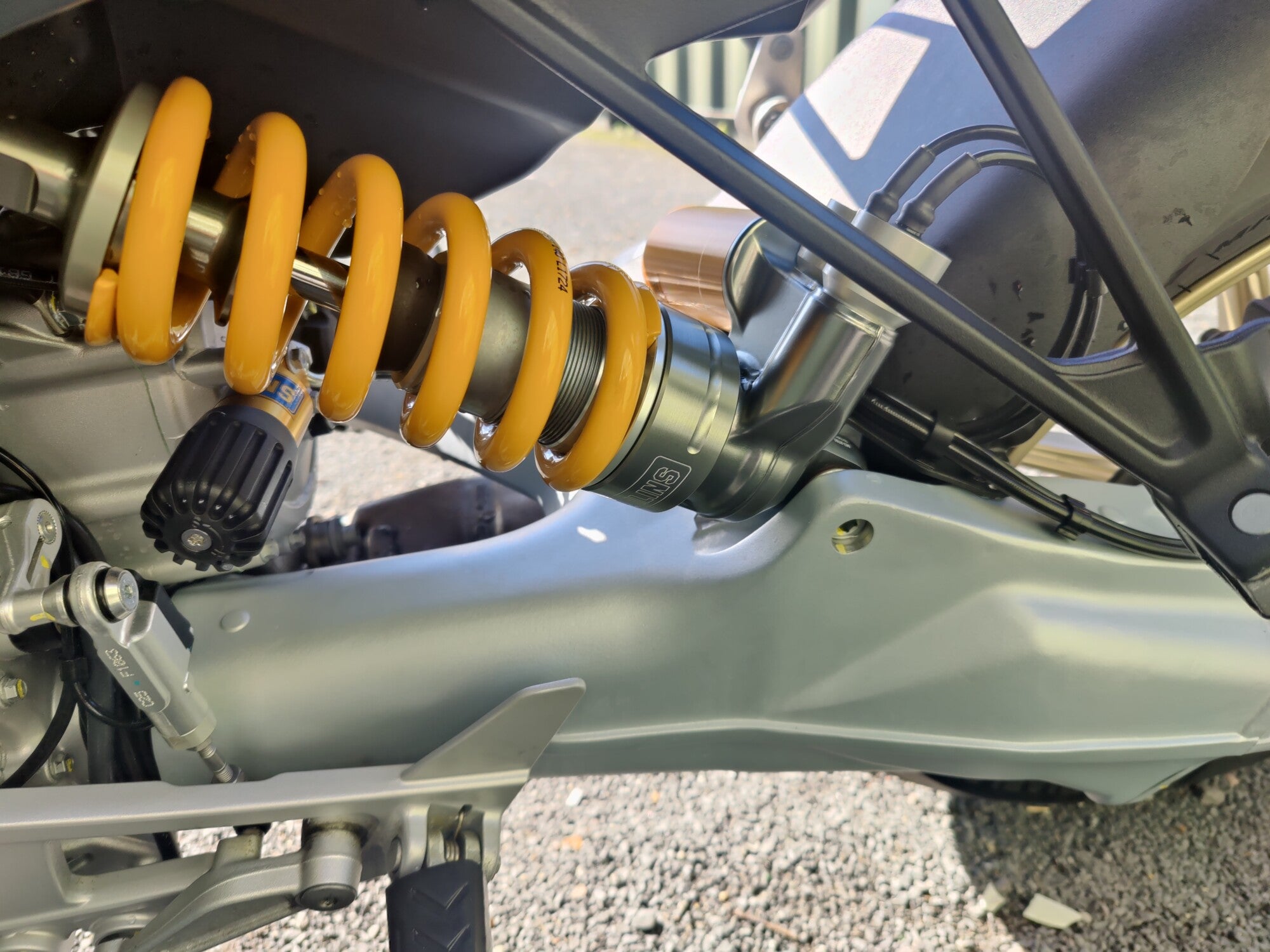 MOTO GUZZI V100S VERDE 2025 - EX DEMO image 21