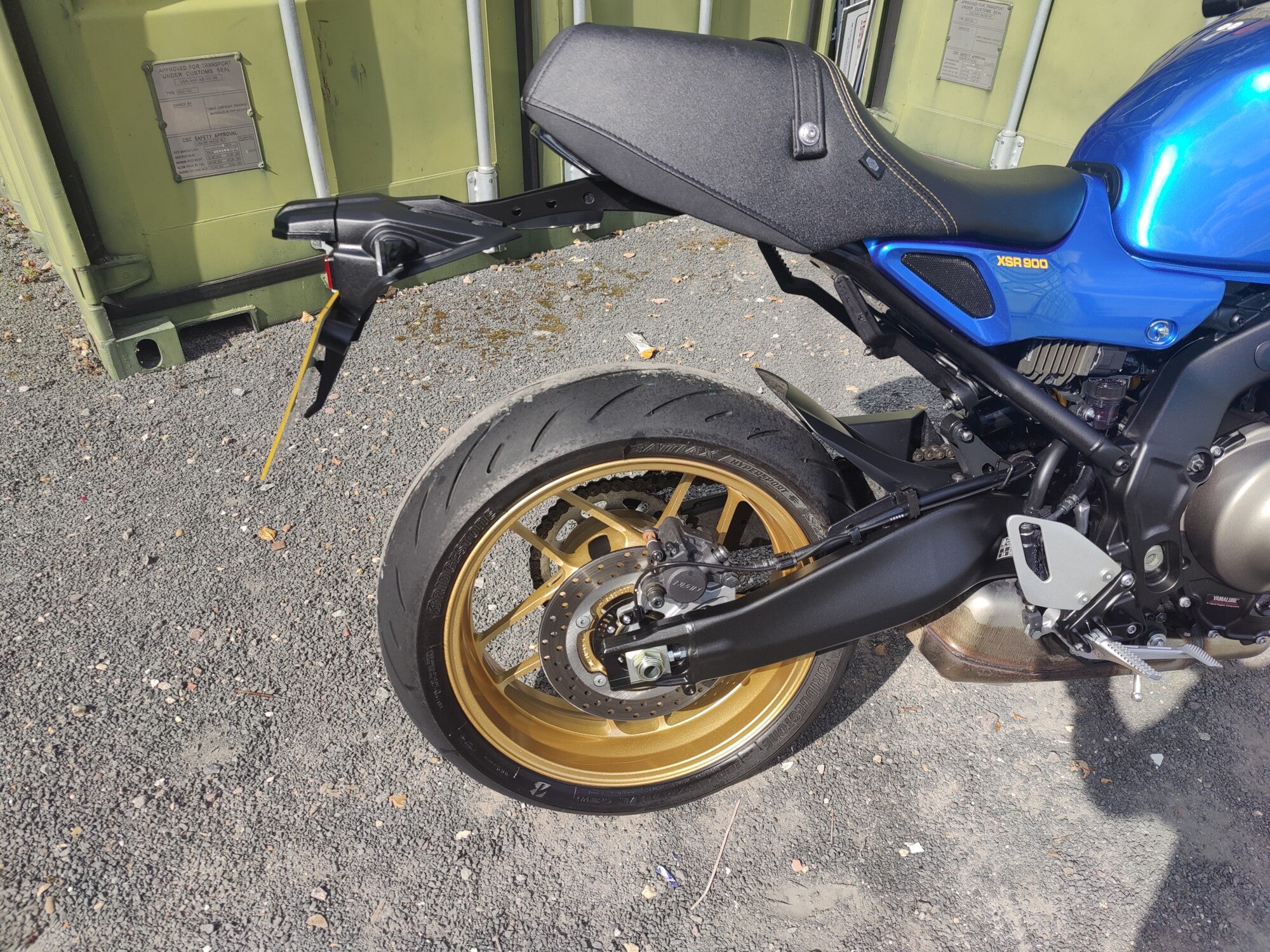 YAMAHA XSR 900 IN LEGEND BLUE image 1