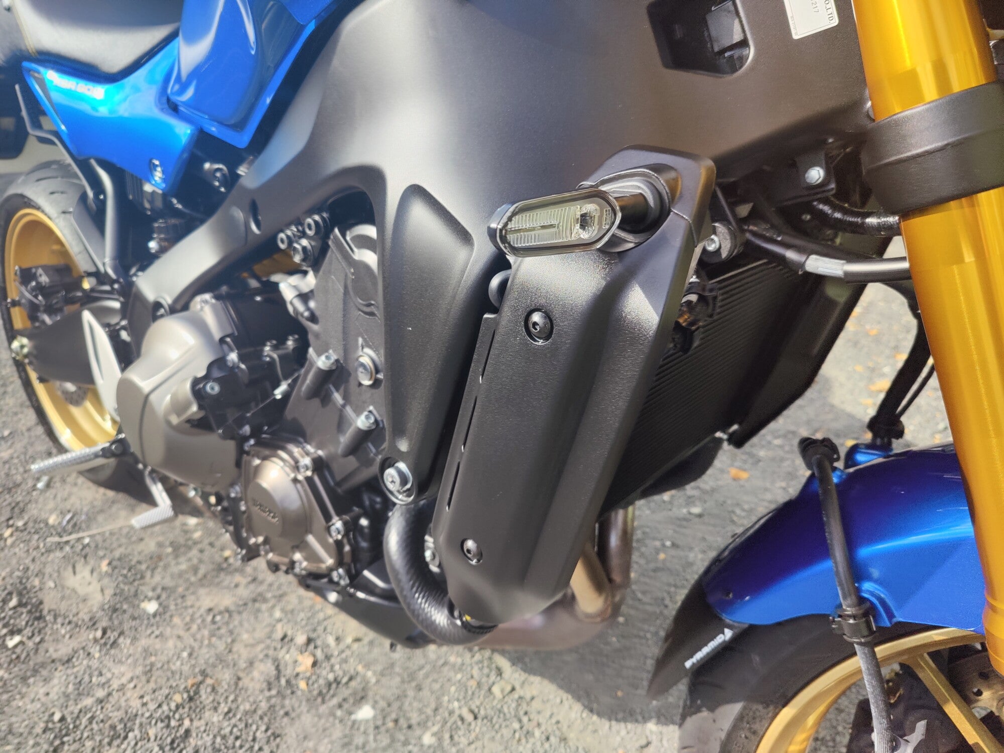 YAMAHA XSR 900 IN LEGEND BLUE image 10