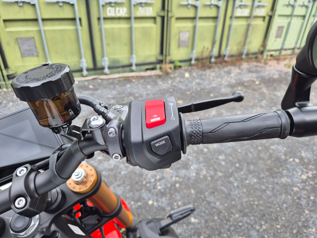 Yamaha XSR900 image 23