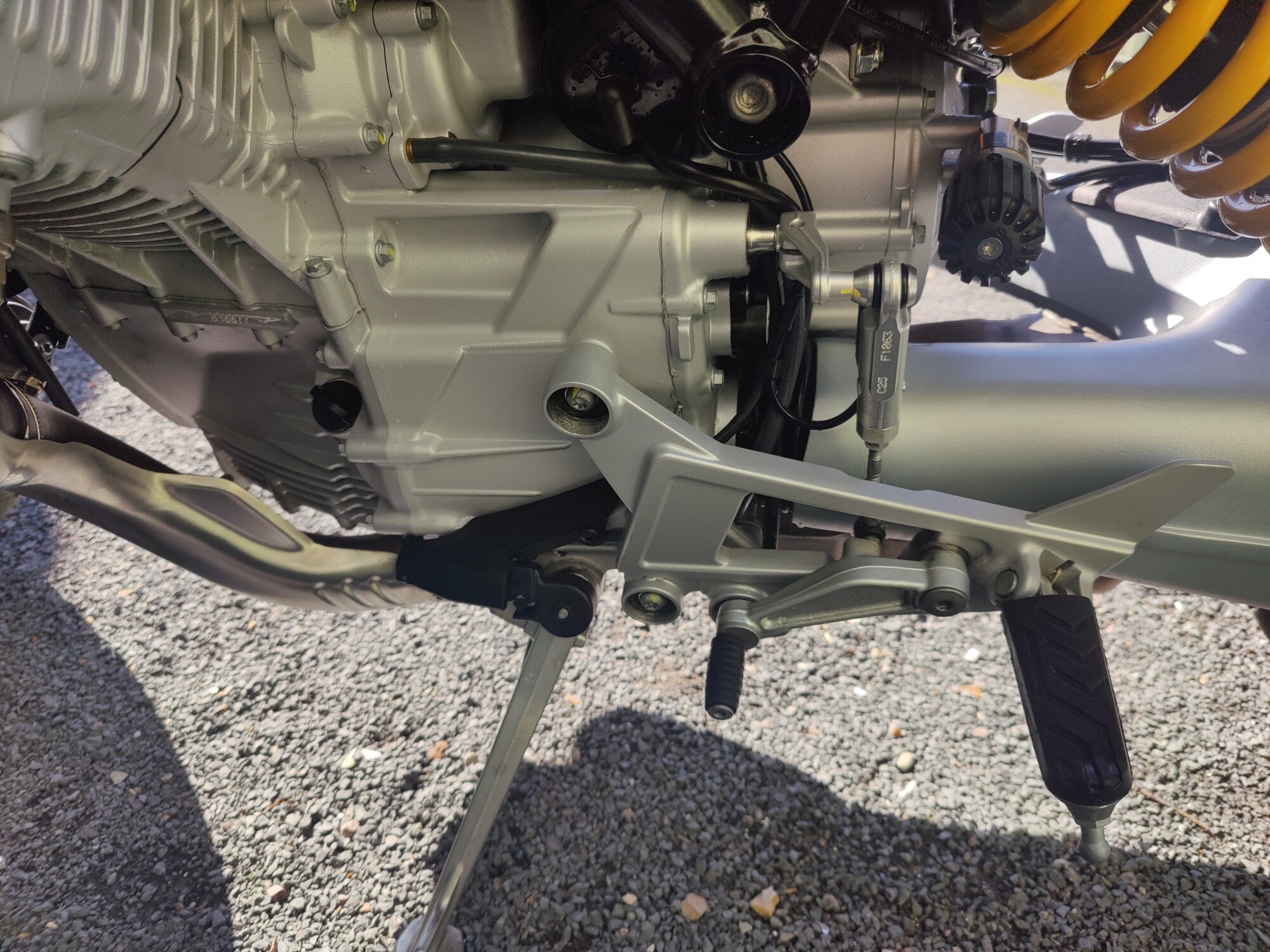 MOTO GUZZI V100S VERDE 2025 - EX DEMO image 20