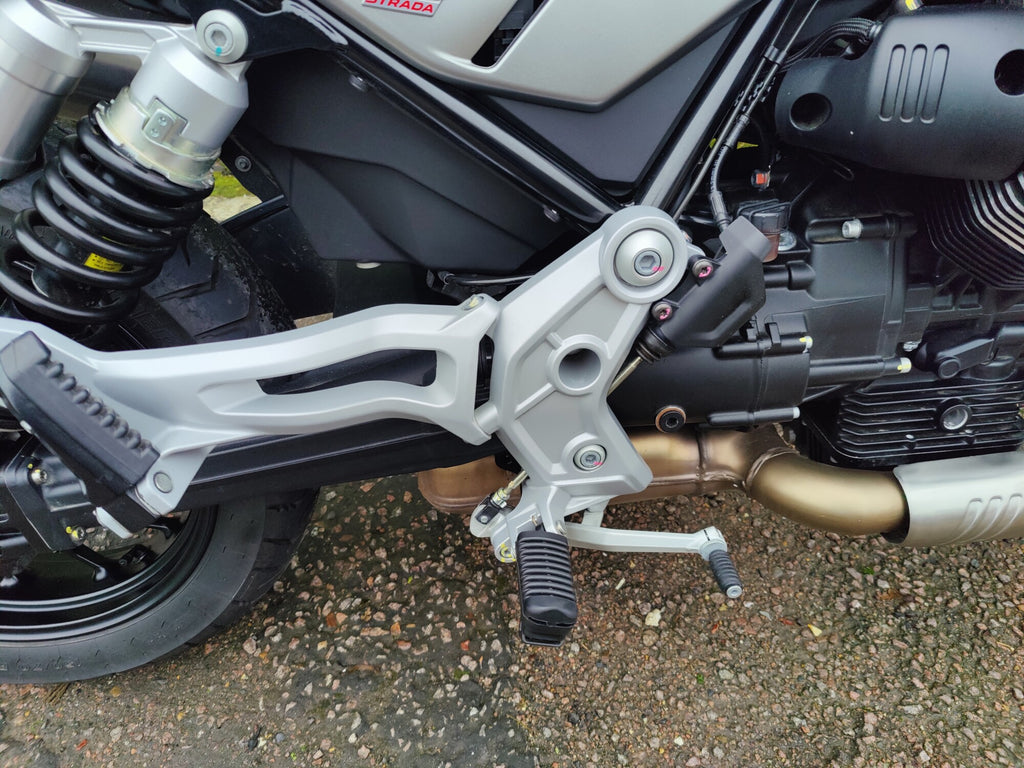 Moto Guzzi V85 Strada