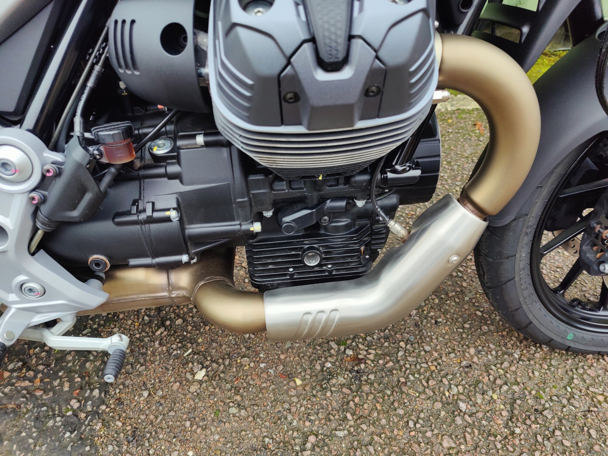 Moto Guzzi V85 Strada