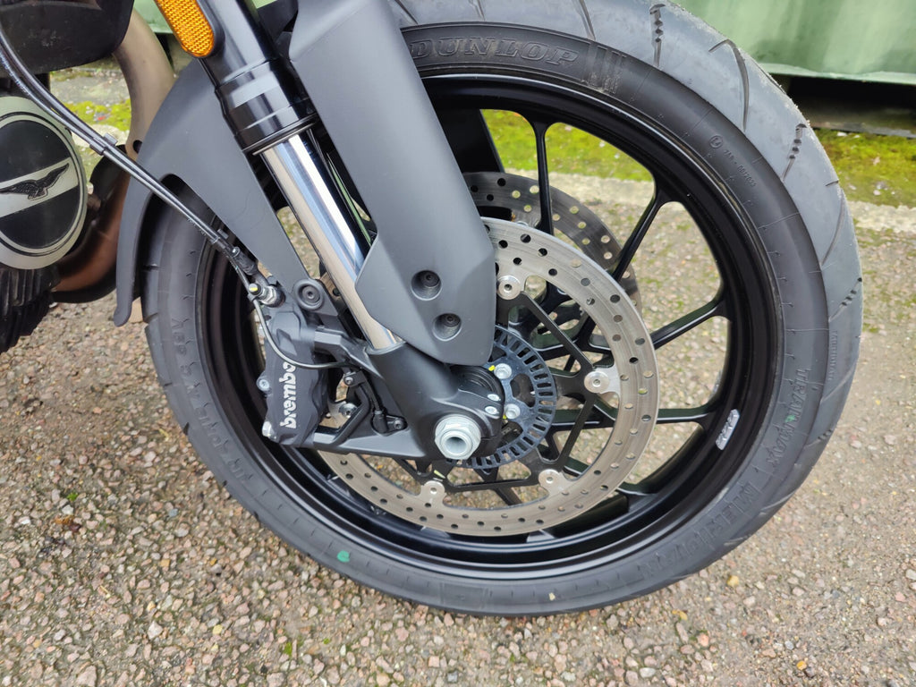 Moto Guzzi V85 Strada