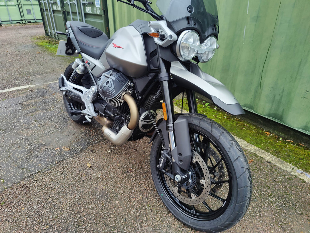 Moto Guzzi V85 Strada