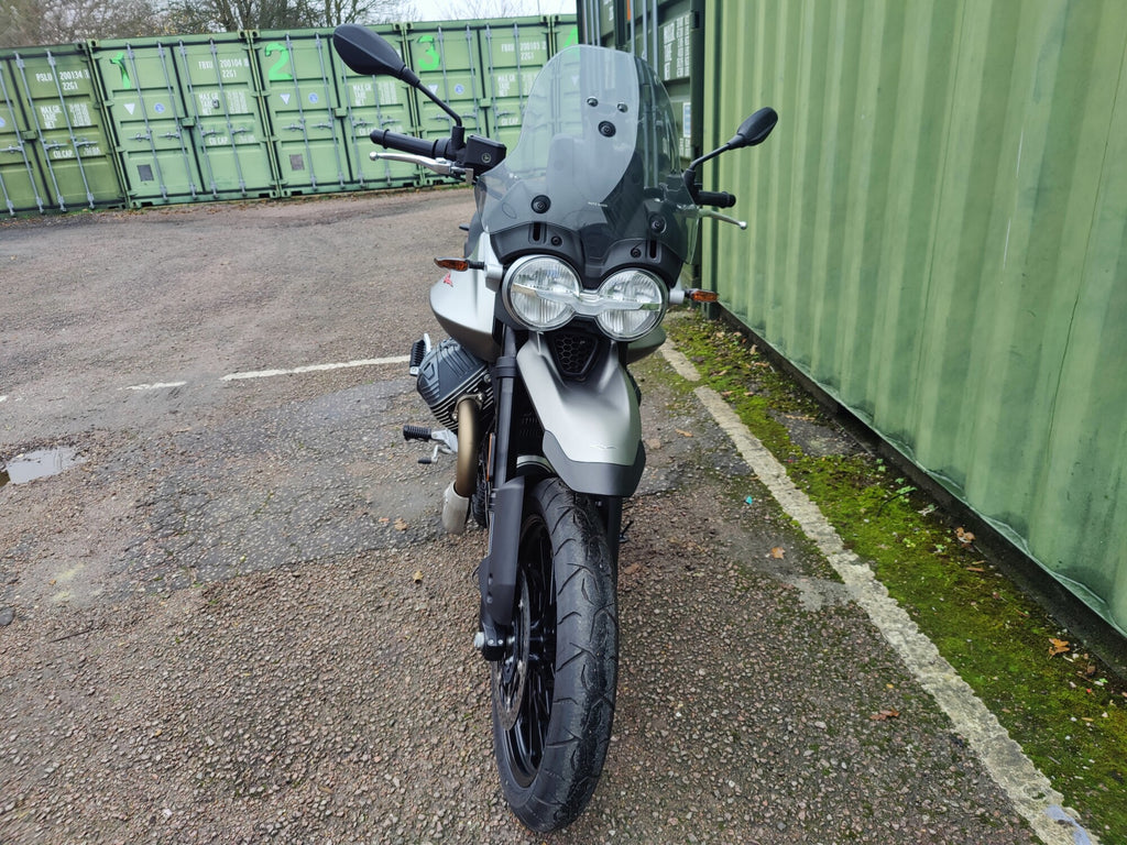 Moto Guzzi V85 Strada