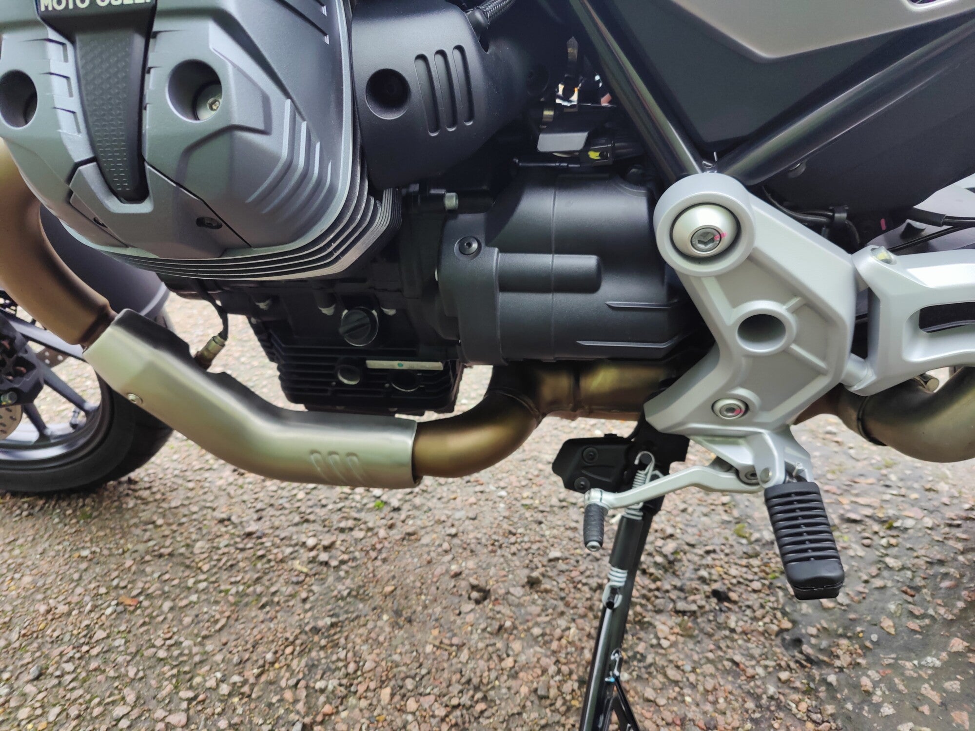 Moto Guzzi V85 Strada