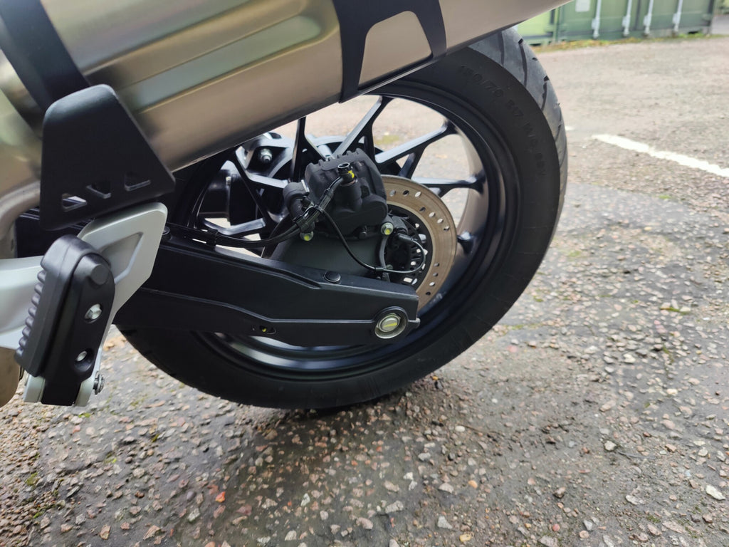 Moto Guzzi V85 Strada