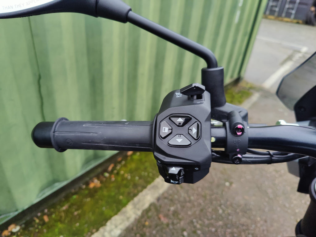 Moto Guzzi V85 Strada