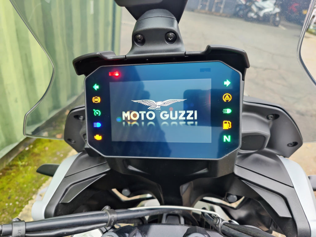 Moto Guzzi V85 Strada