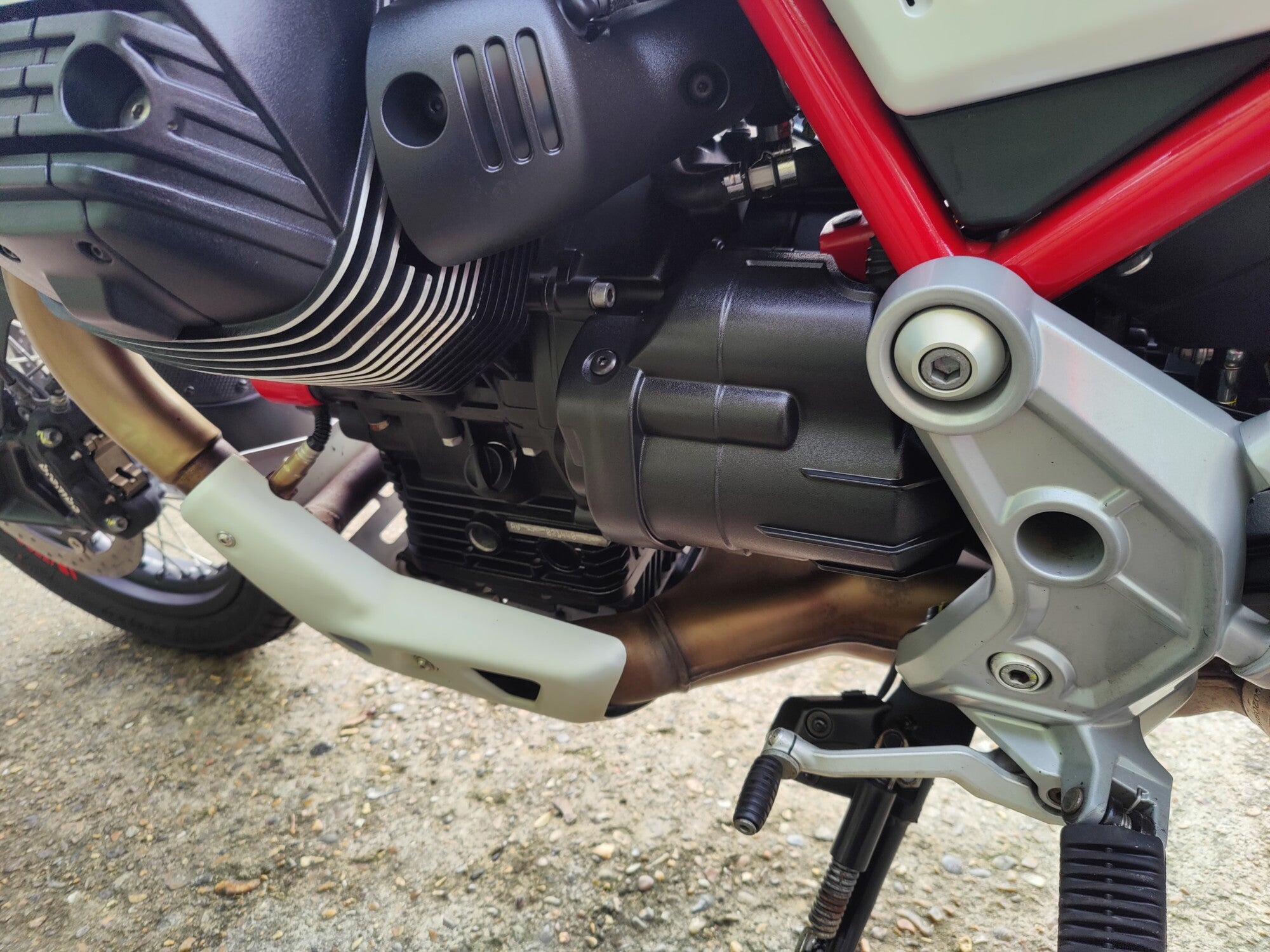 MOTO GUZZI V85TT EVOCATIVE - 2021