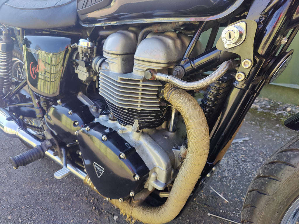 2006 Triumph Bonneville 790 in Black