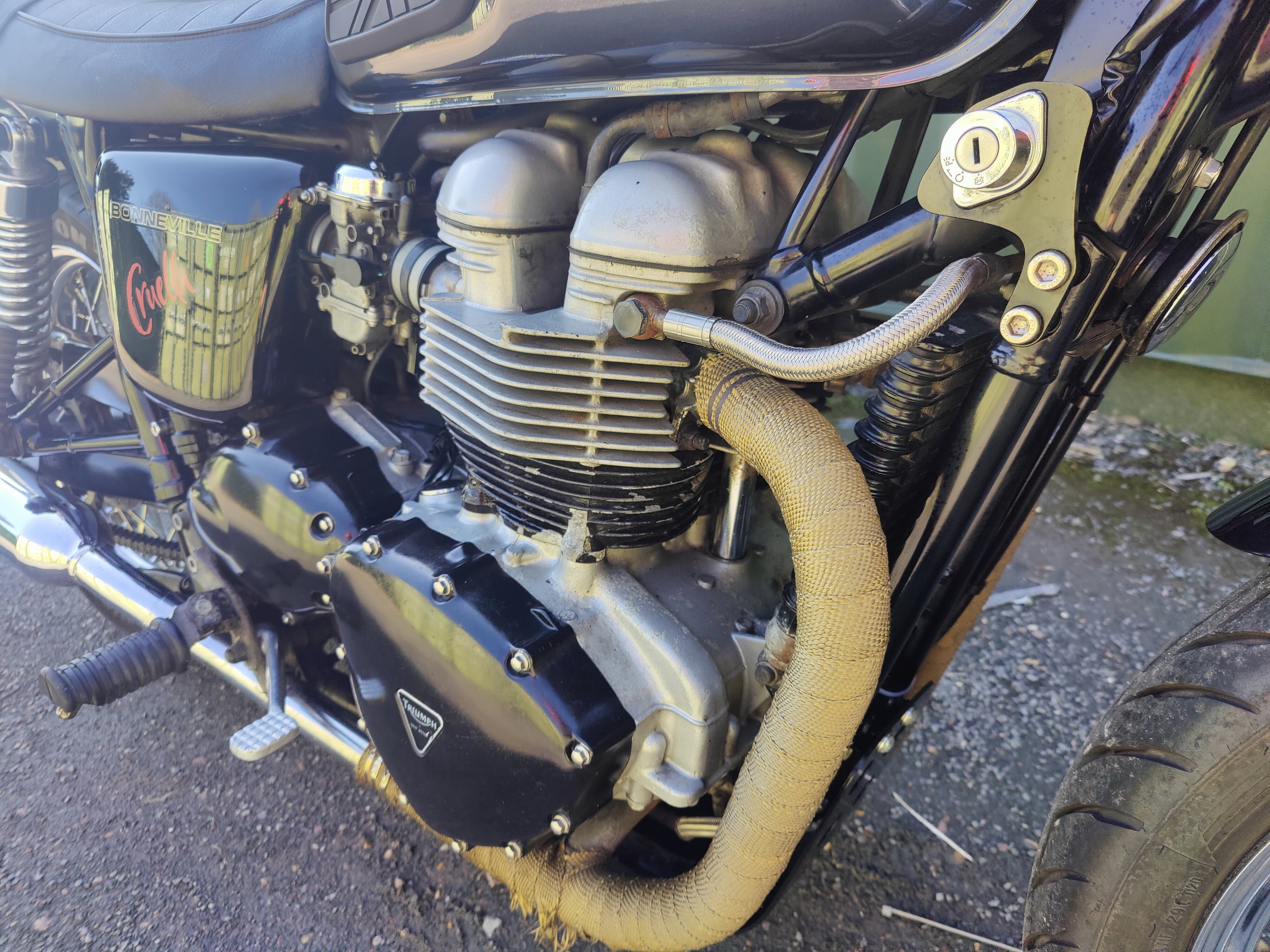 2006 Triumph Bonneville 790 in Black