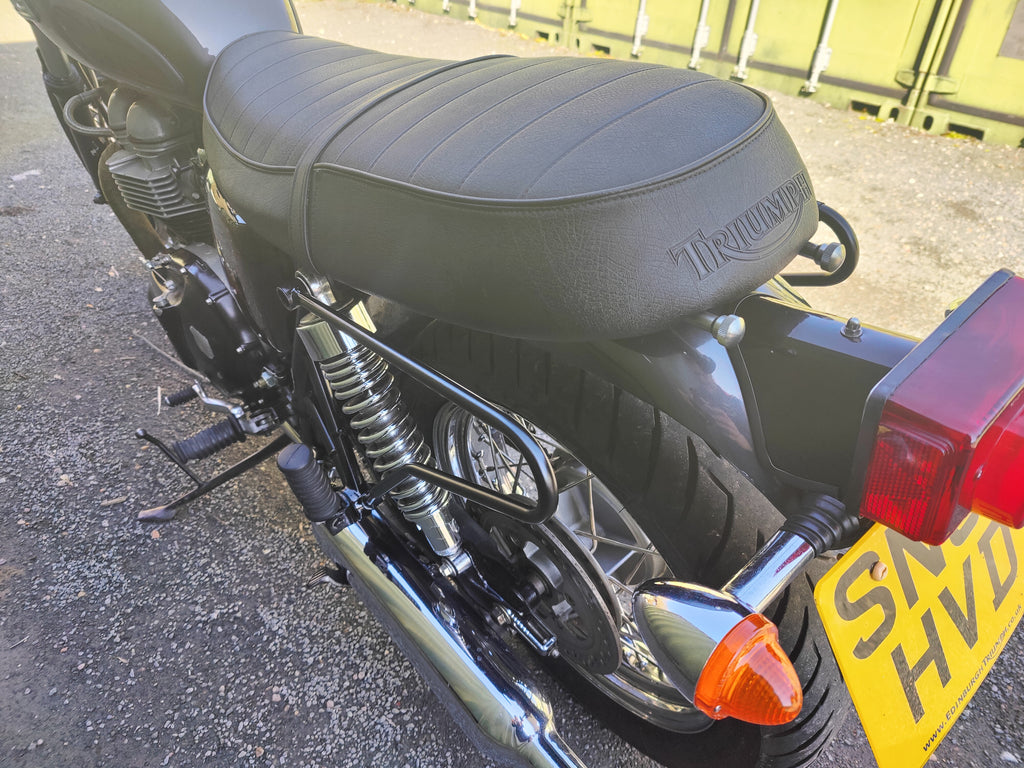 2006 Triumph Bonneville 790 in Black