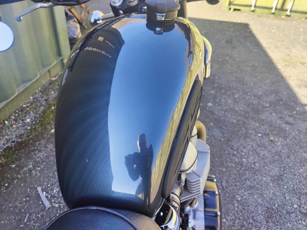 2006 Triumph Bonneville 790 in Black