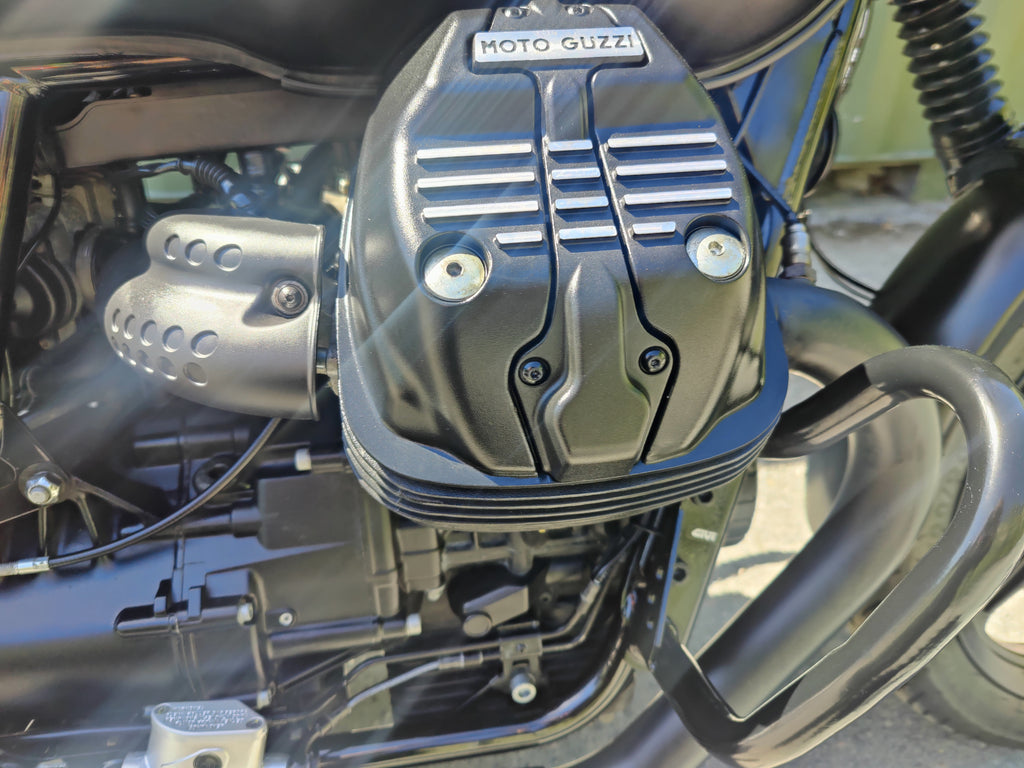 Moto Guzzi V7 Stone - 2022