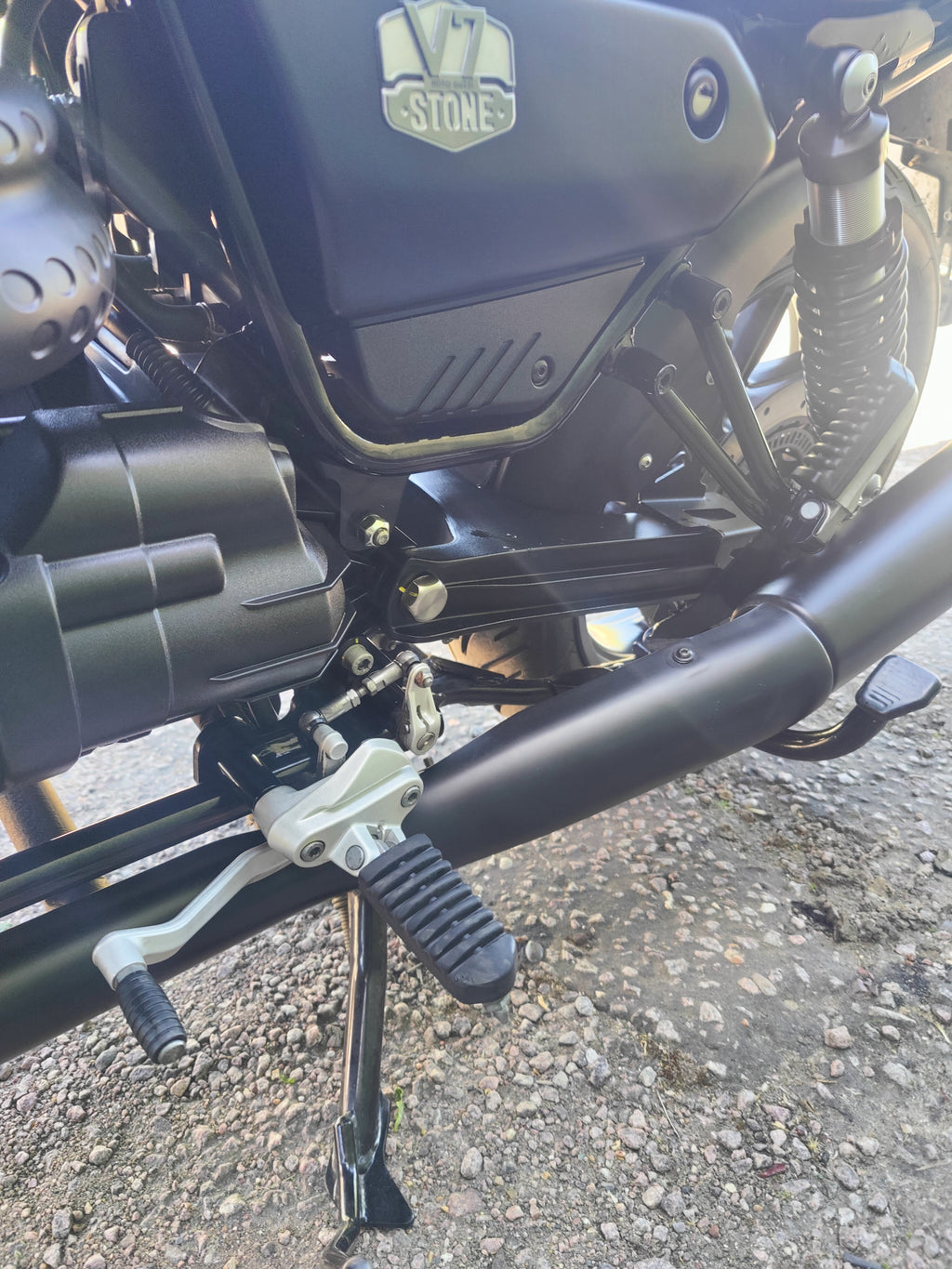 Moto Guzzi V7 Stone - 2022