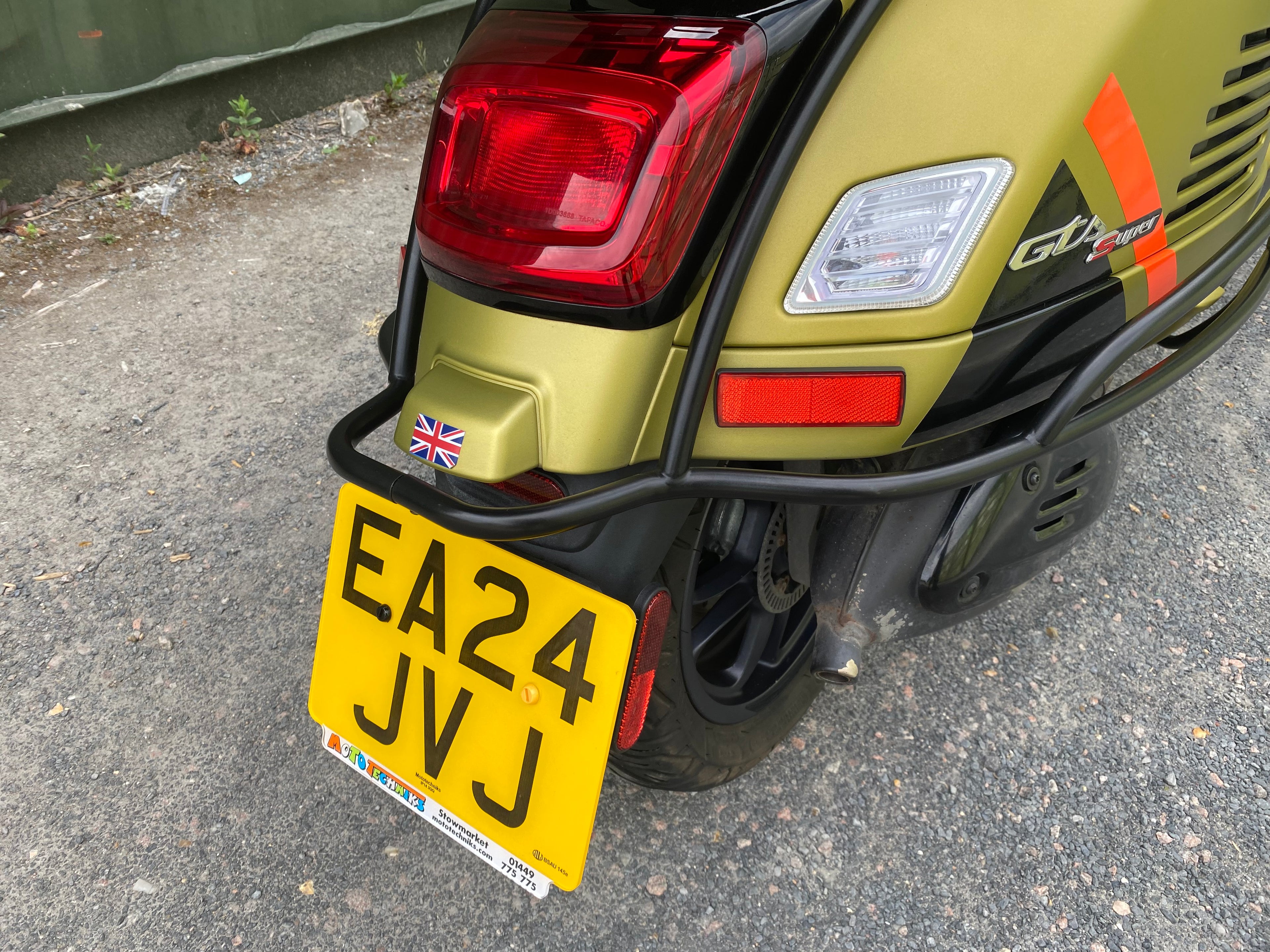 Vespa GTS 300 Supersport Verde - 2024