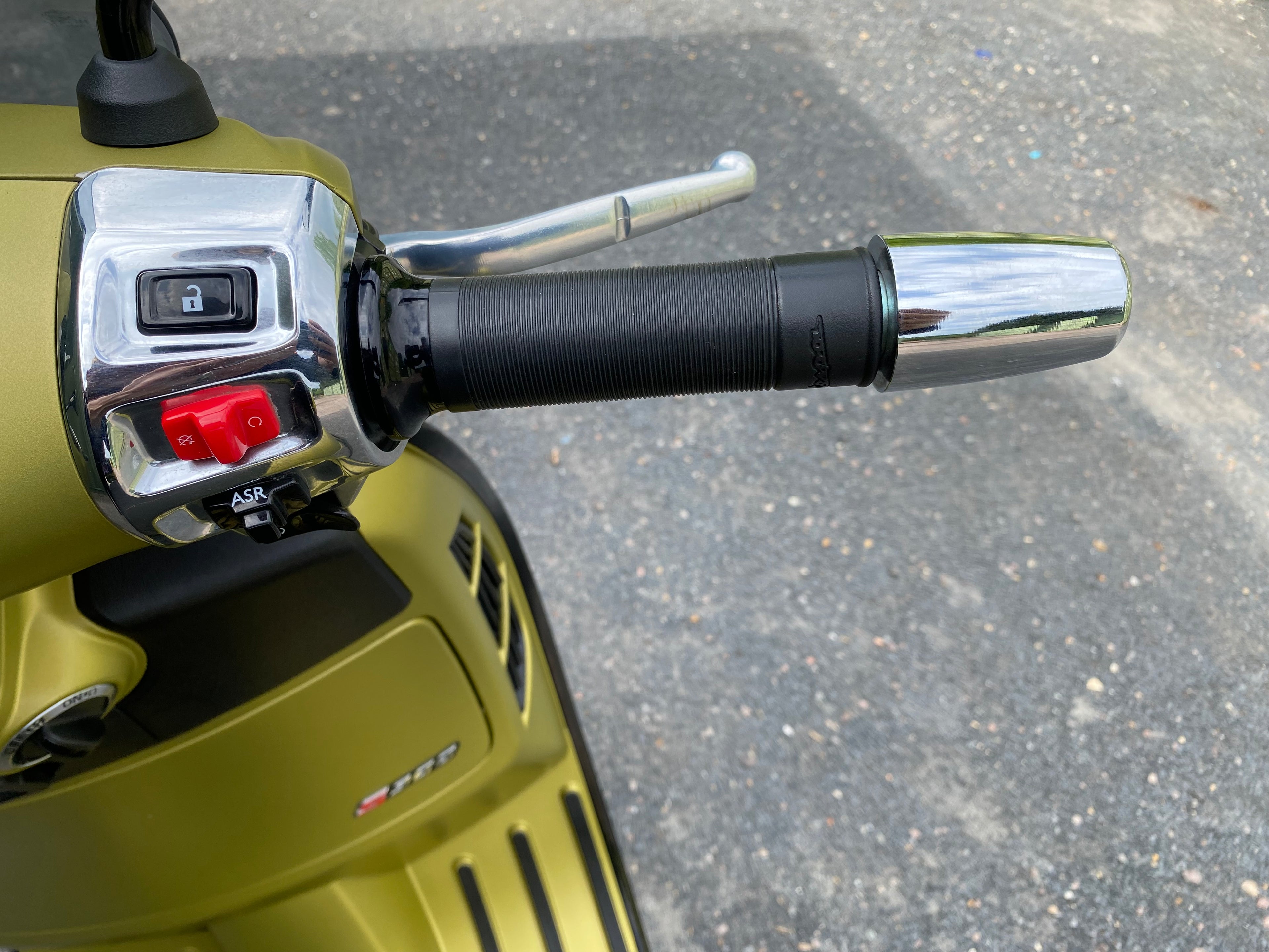 Vespa GTS 300 Supersport Verde - 2024