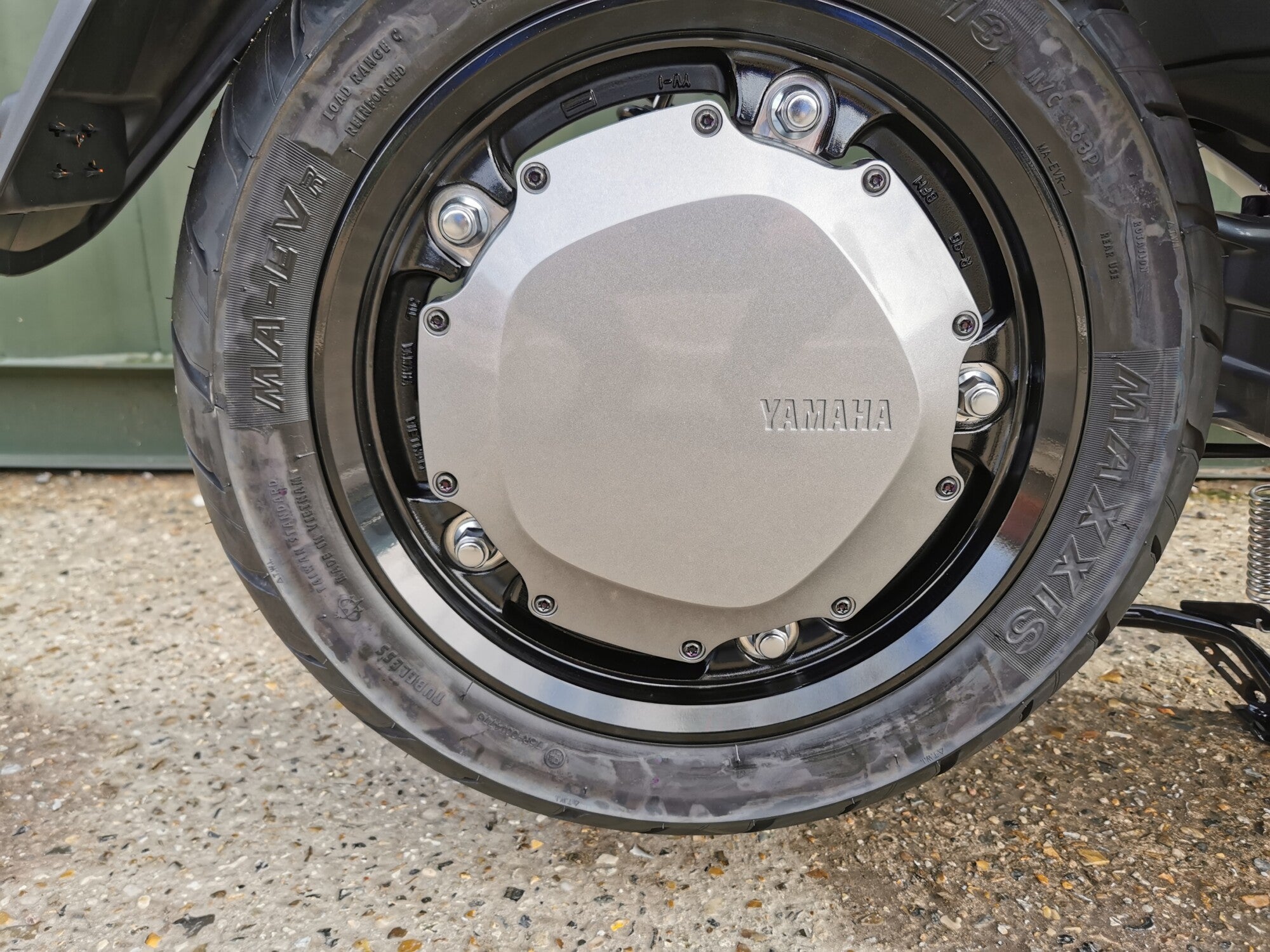 Yamaha NEO's Dual Battery