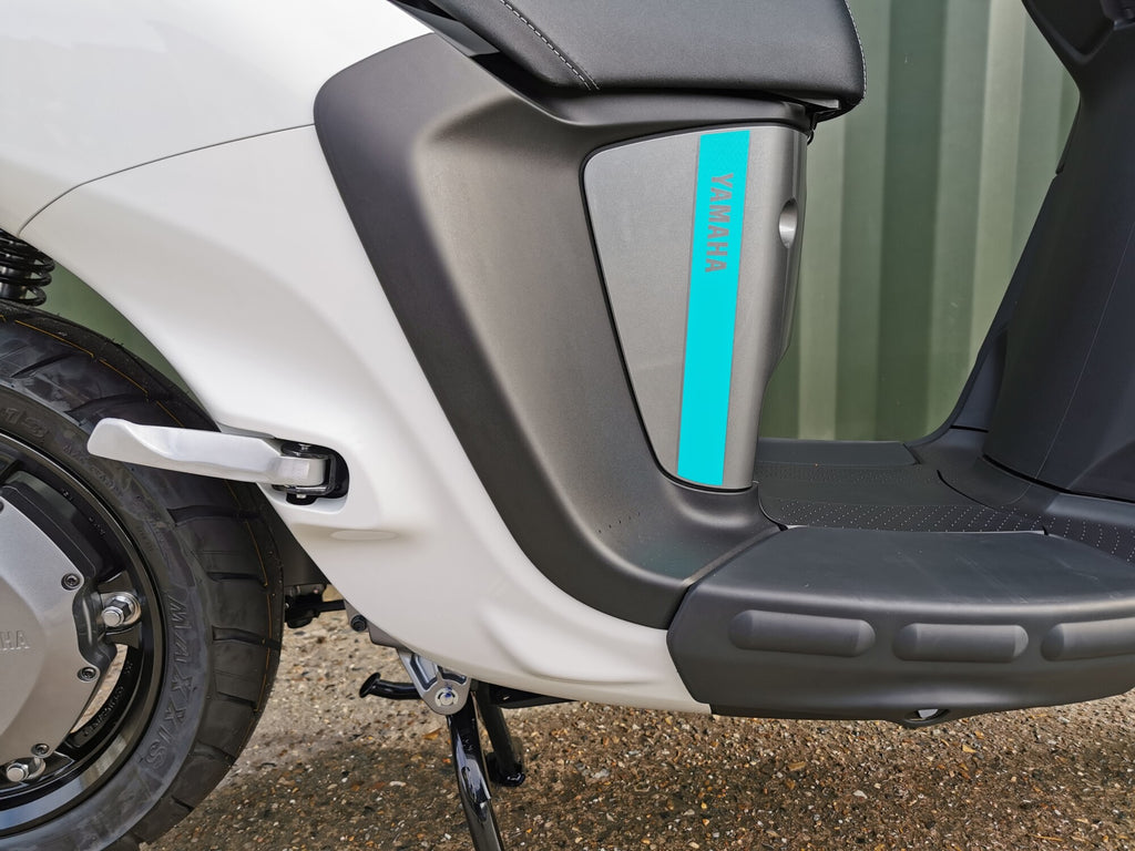 Yamaha NEO's Dual Battery