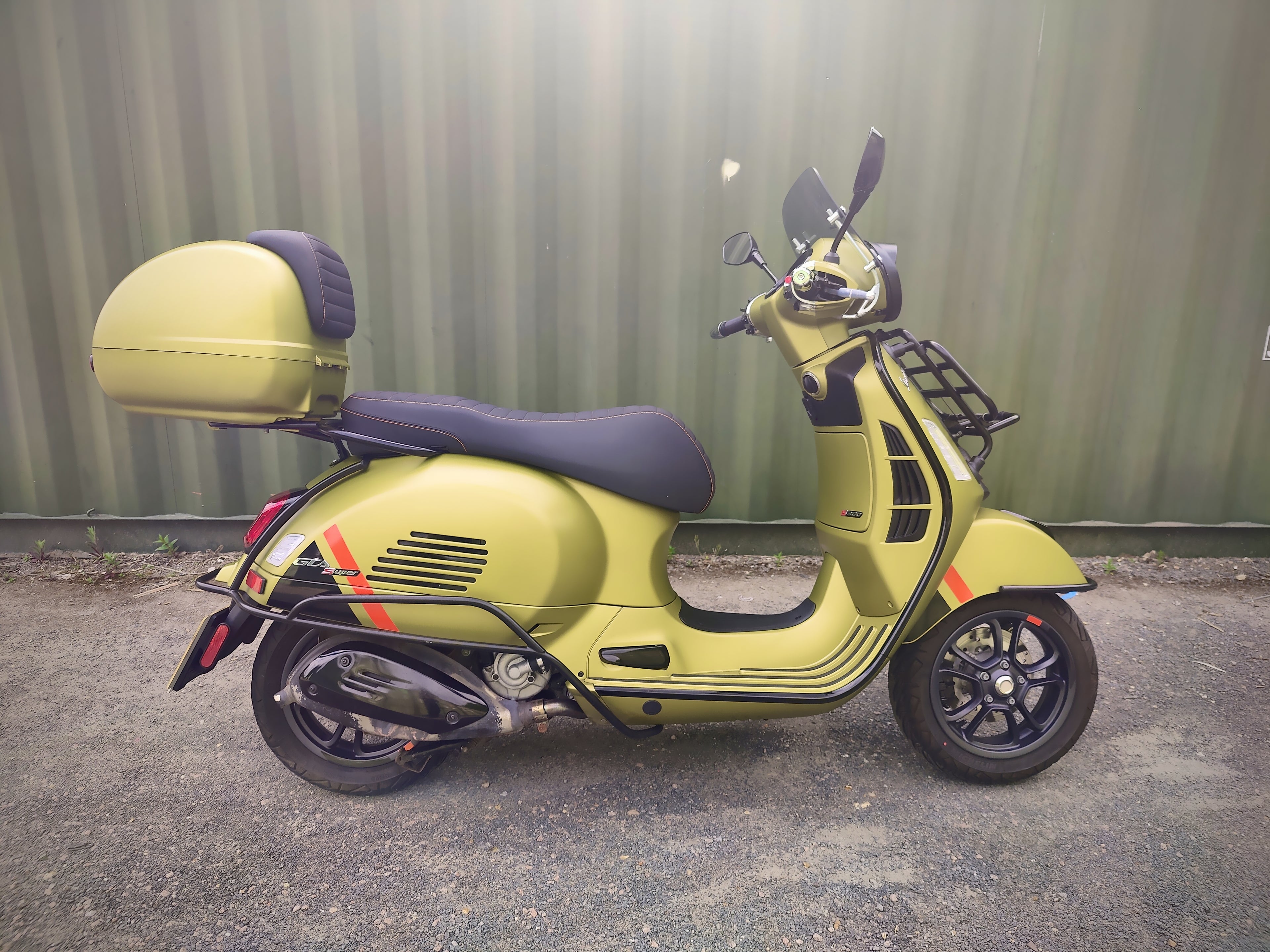 Vespa GTS 300 Supersport Verde - 2024
