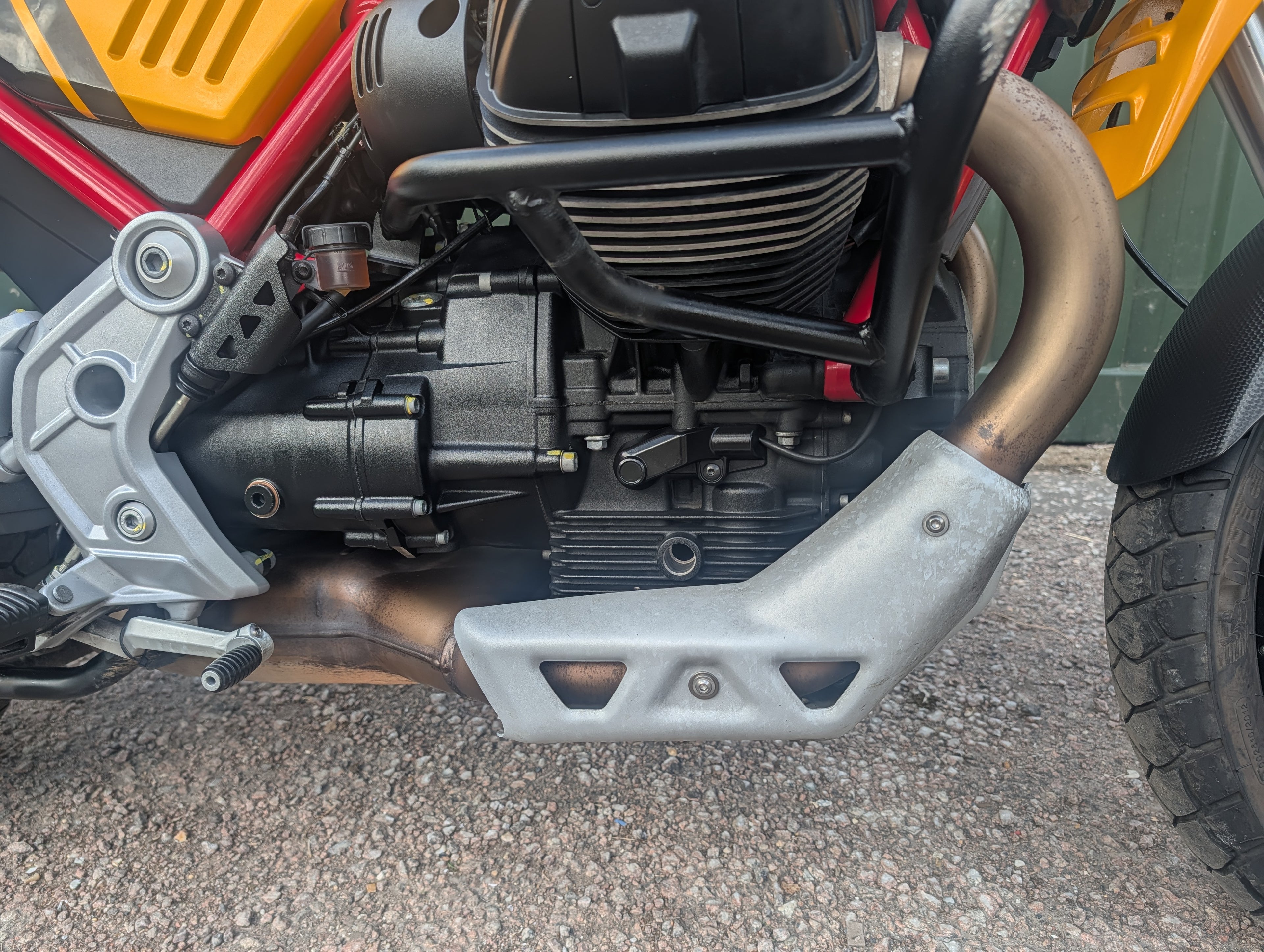 Moto Guzzi V85TT - 2024