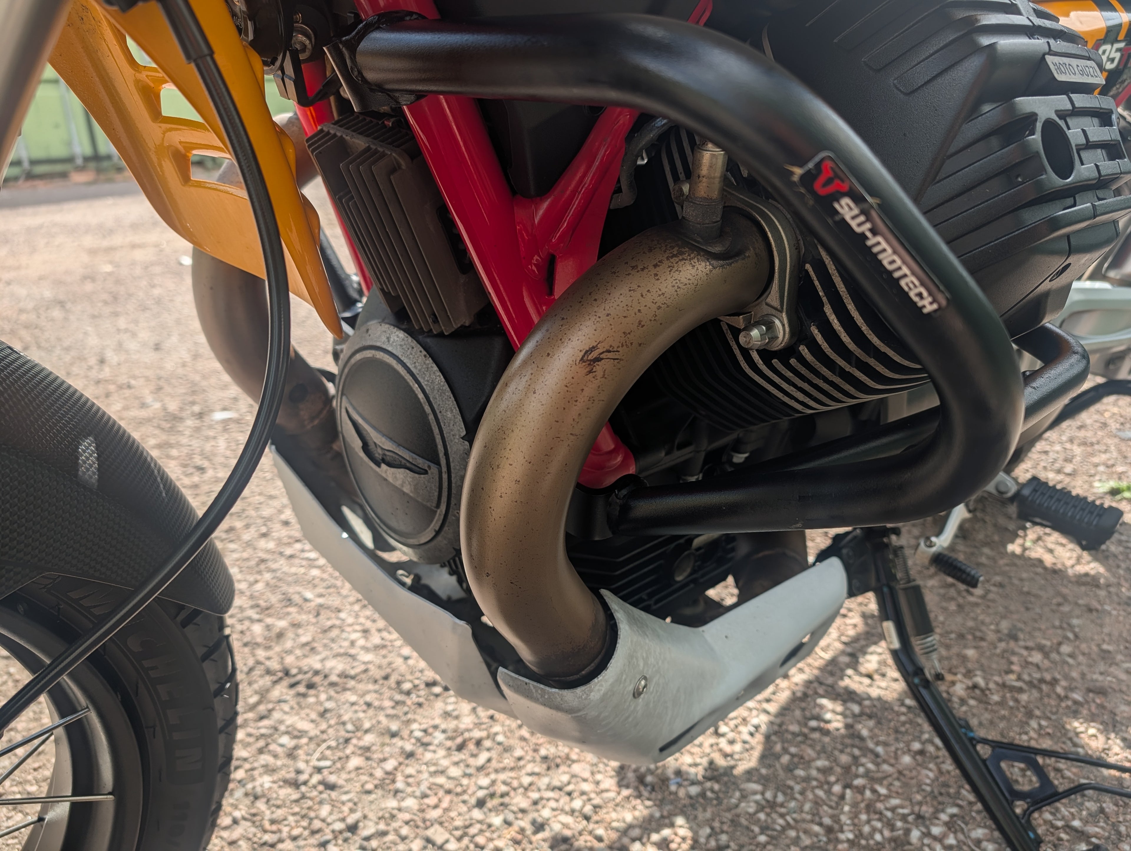 Moto Guzzi V85TT - 2024