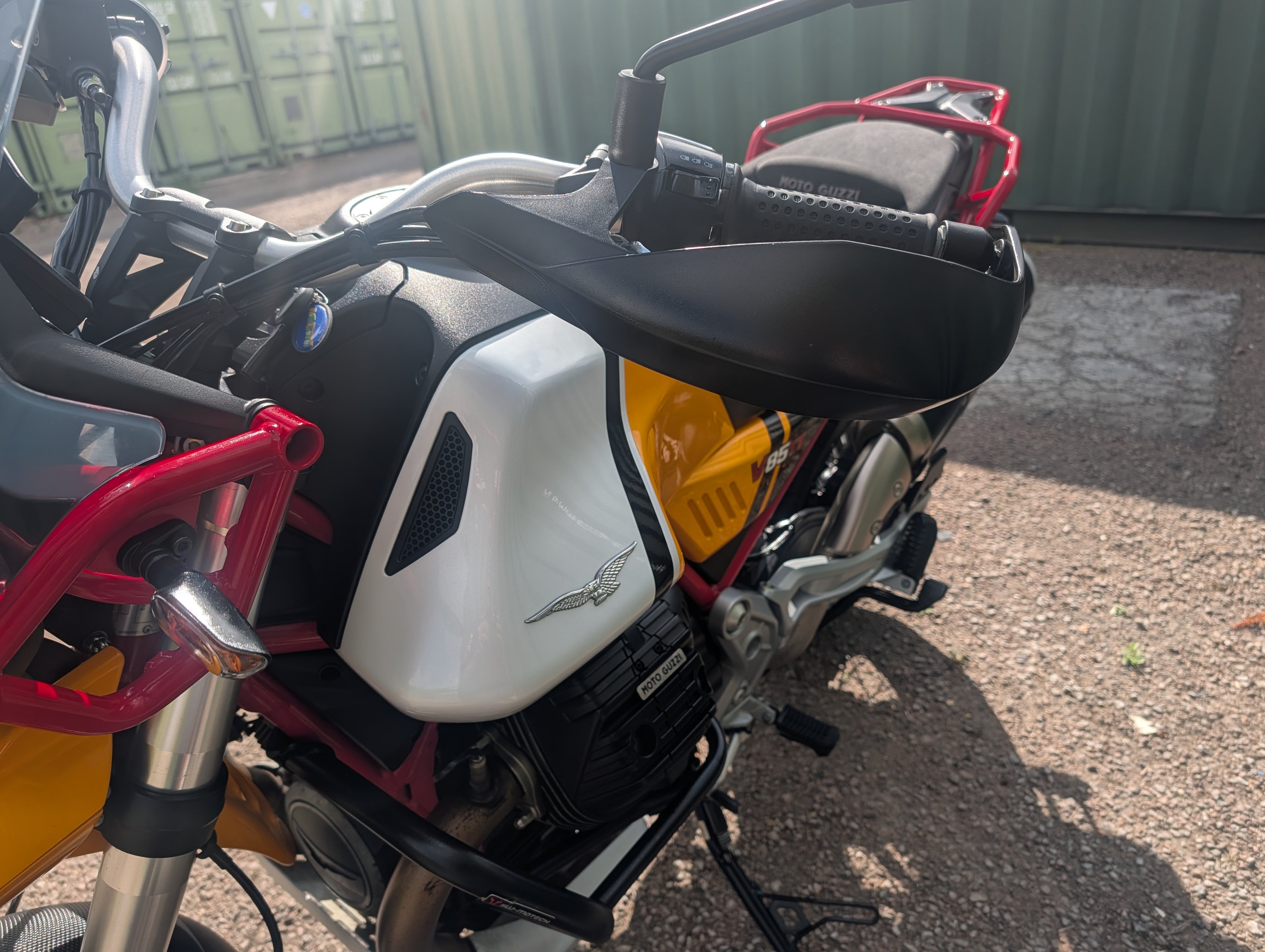Moto Guzzi V85TT - 2024