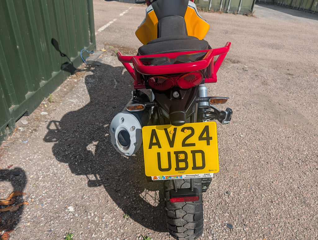 Moto Guzzi V85TT - 2024