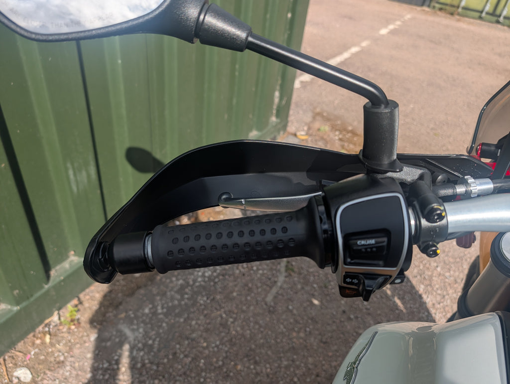 Moto Guzzi V85TT - 2024