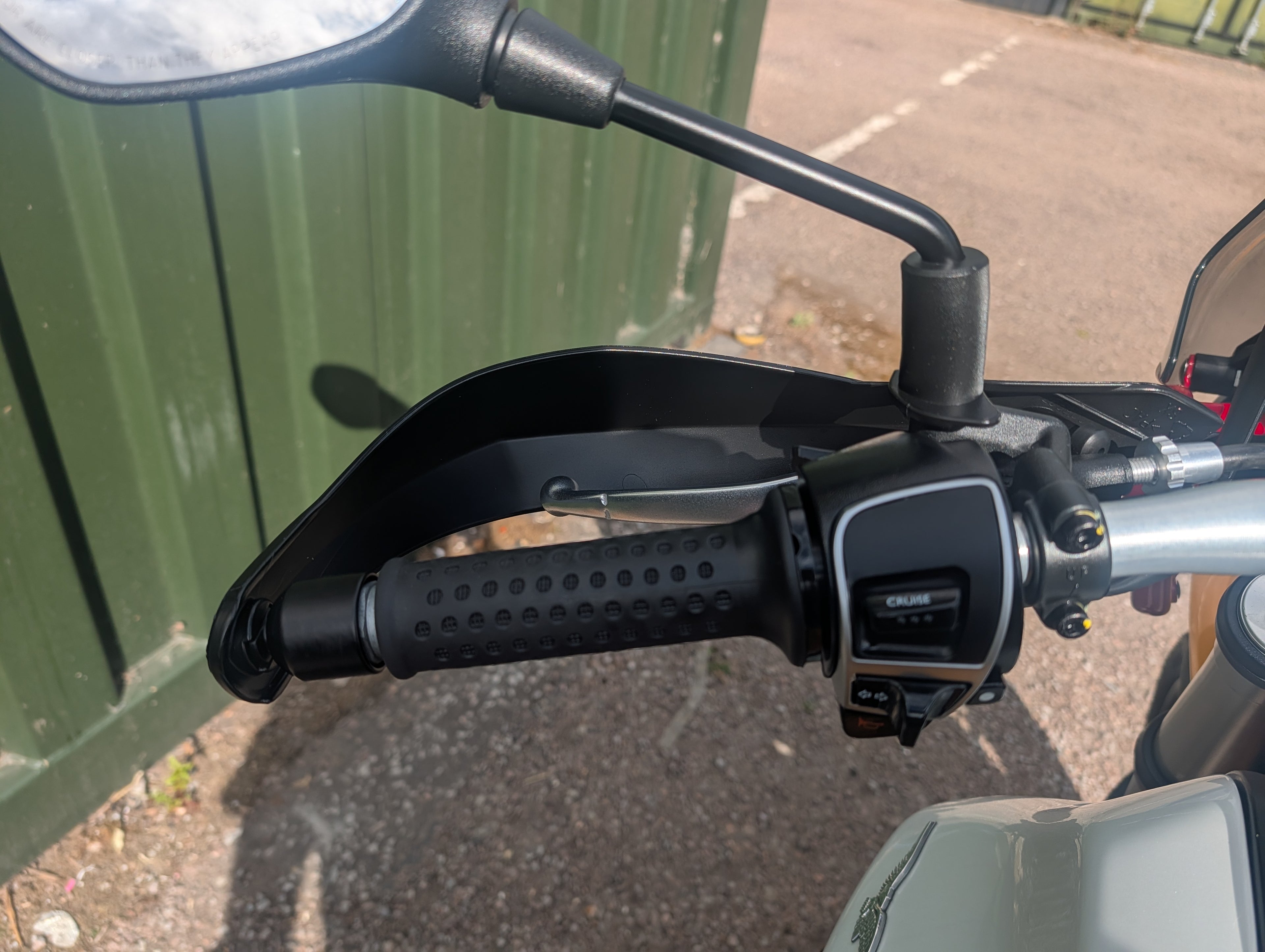 Moto Guzzi V85TT - 2024