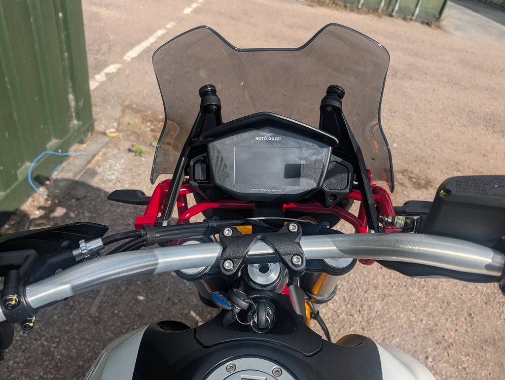 Moto Guzzi V85TT - 2024