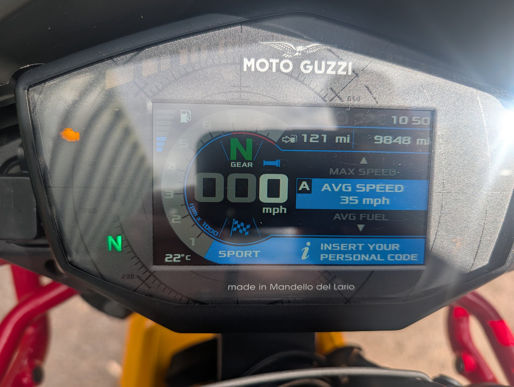 Moto Guzzi V85TT - 2024