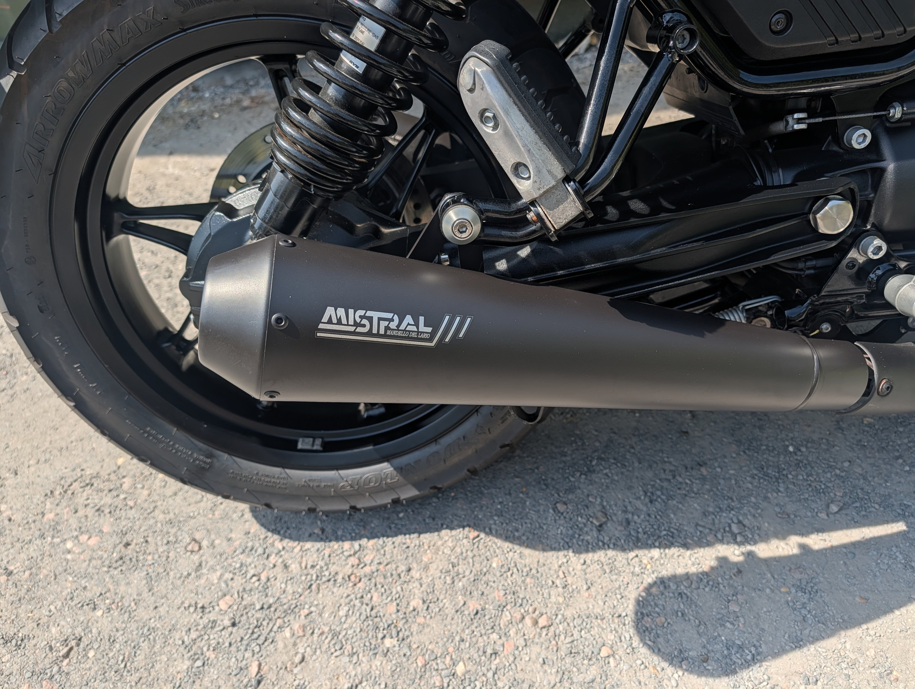 Moto Guzzi V7 Stone - 2024