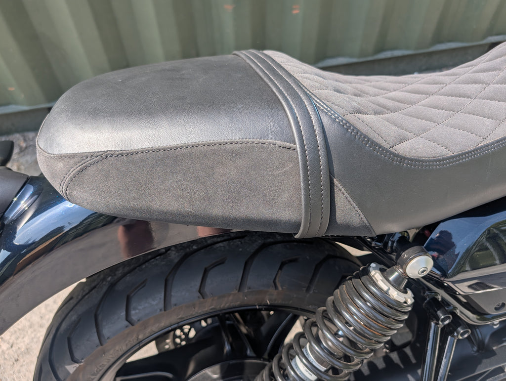 Moto Guzzi V7 Stone - 2024