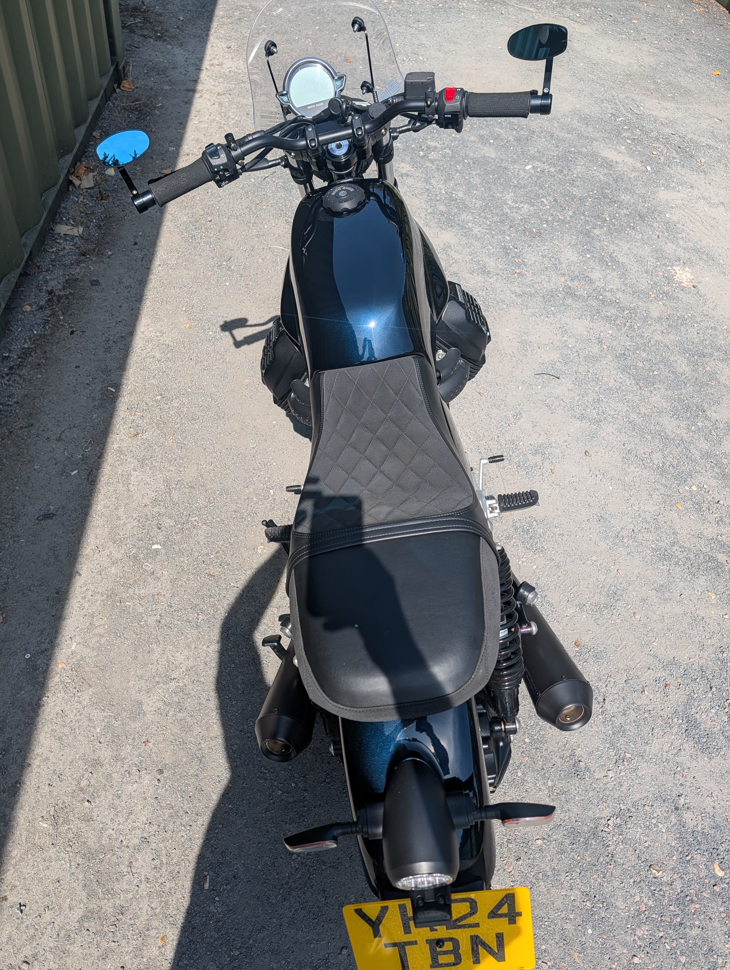 Moto Guzzi V7 Stone - 2024